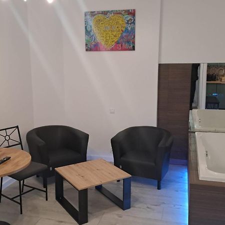 Apartamenty Centrum Z Wanna Dwuosobowa Piotrkow Trybunalski Luaran gambar